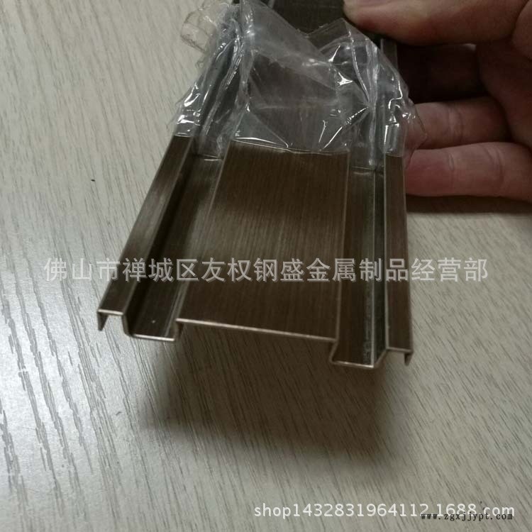古铜色212