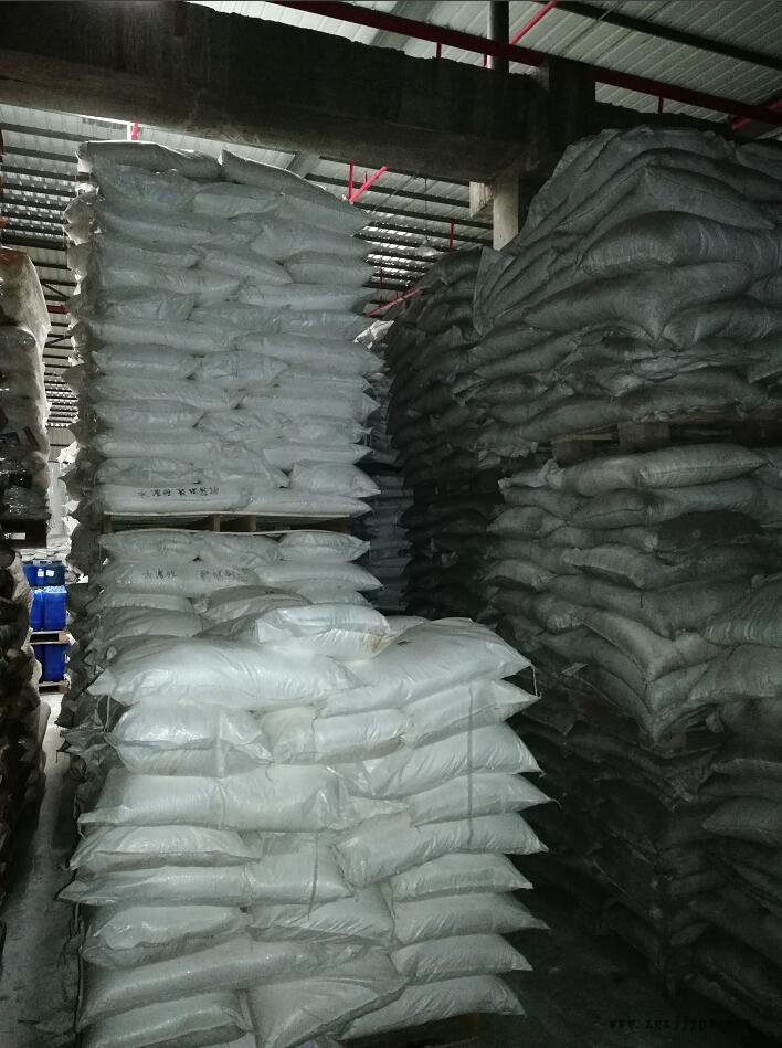 水溶性聚磷酸铵白袋包装4.jpg