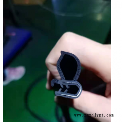 挖土机驾驶室密封条侧封后封顶泡密封条钢带三复合密封条一体成型图3