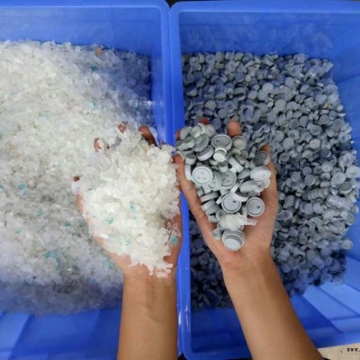 一次性输液瓶磨擦处理粉碎水洗线pp医用点滴瓶瓶盖分离清洗设备图1